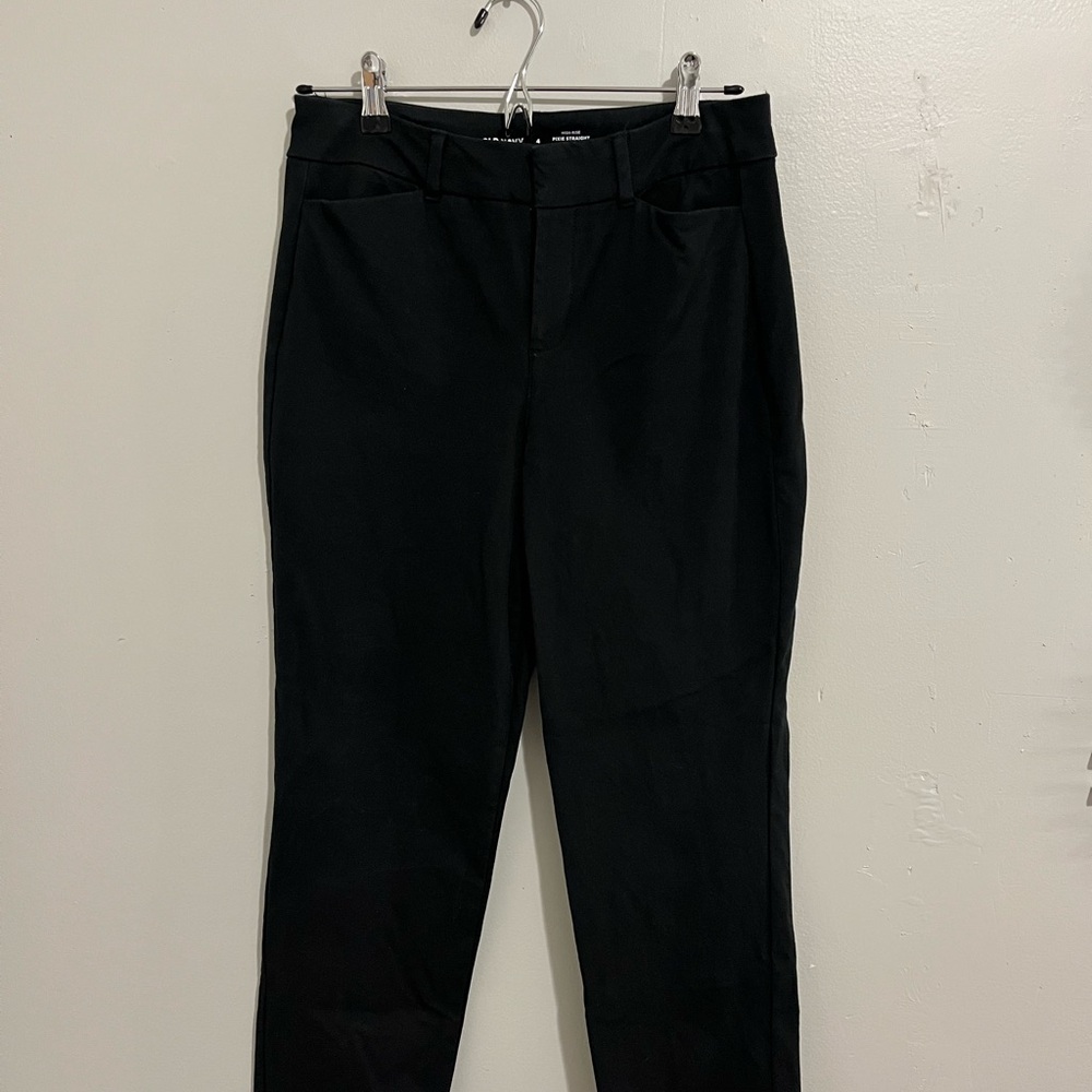 Old Navy Straight Pixie Pant